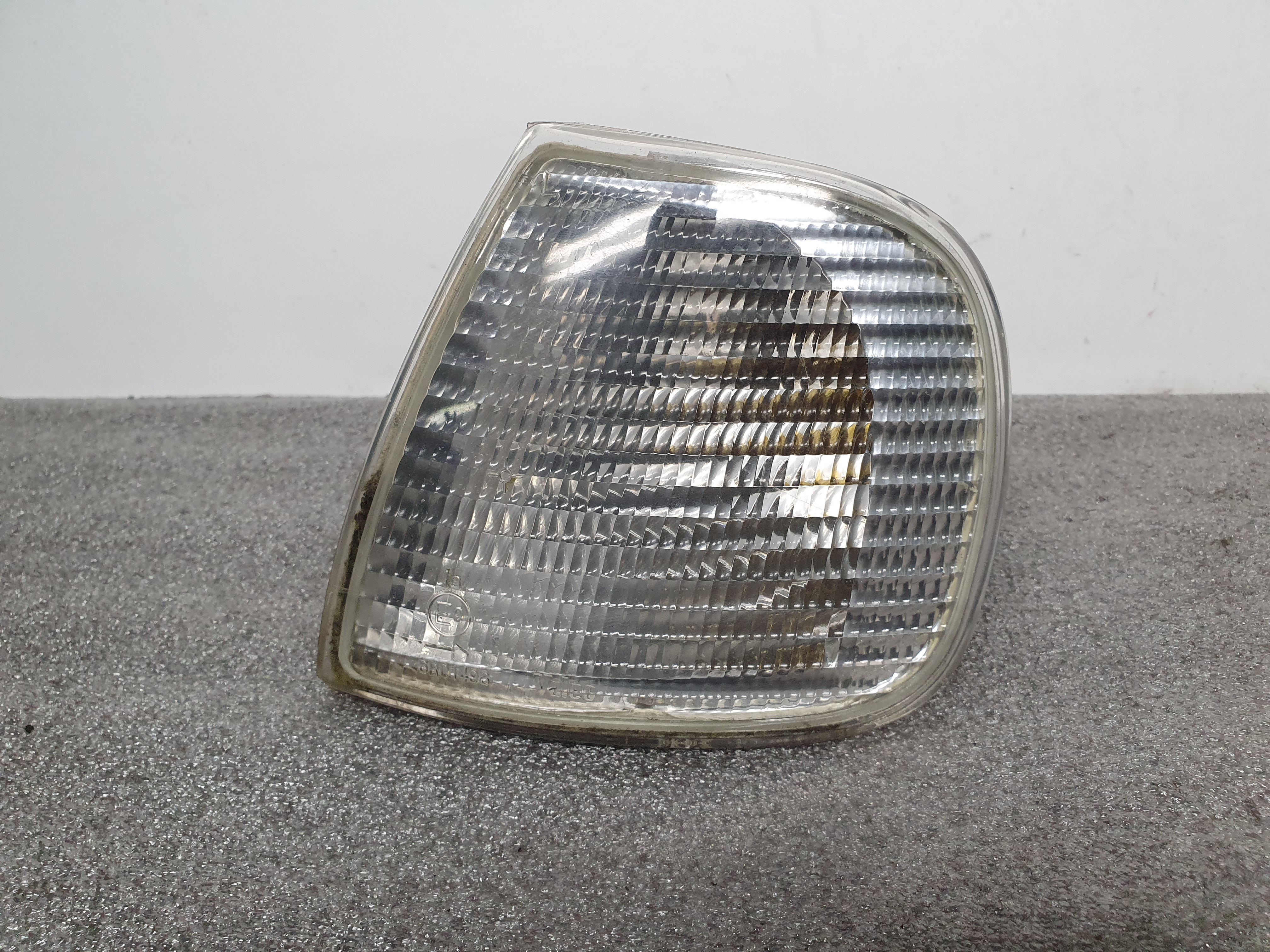 Freccia anteriore sinistra VOLKSWAGEN Polo Variant (6V5)