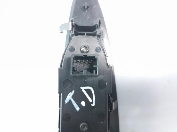 Comando / interruttore alzacristallo posteriore destro ALFA ROMEO Giulietta (940_) Imagem-2