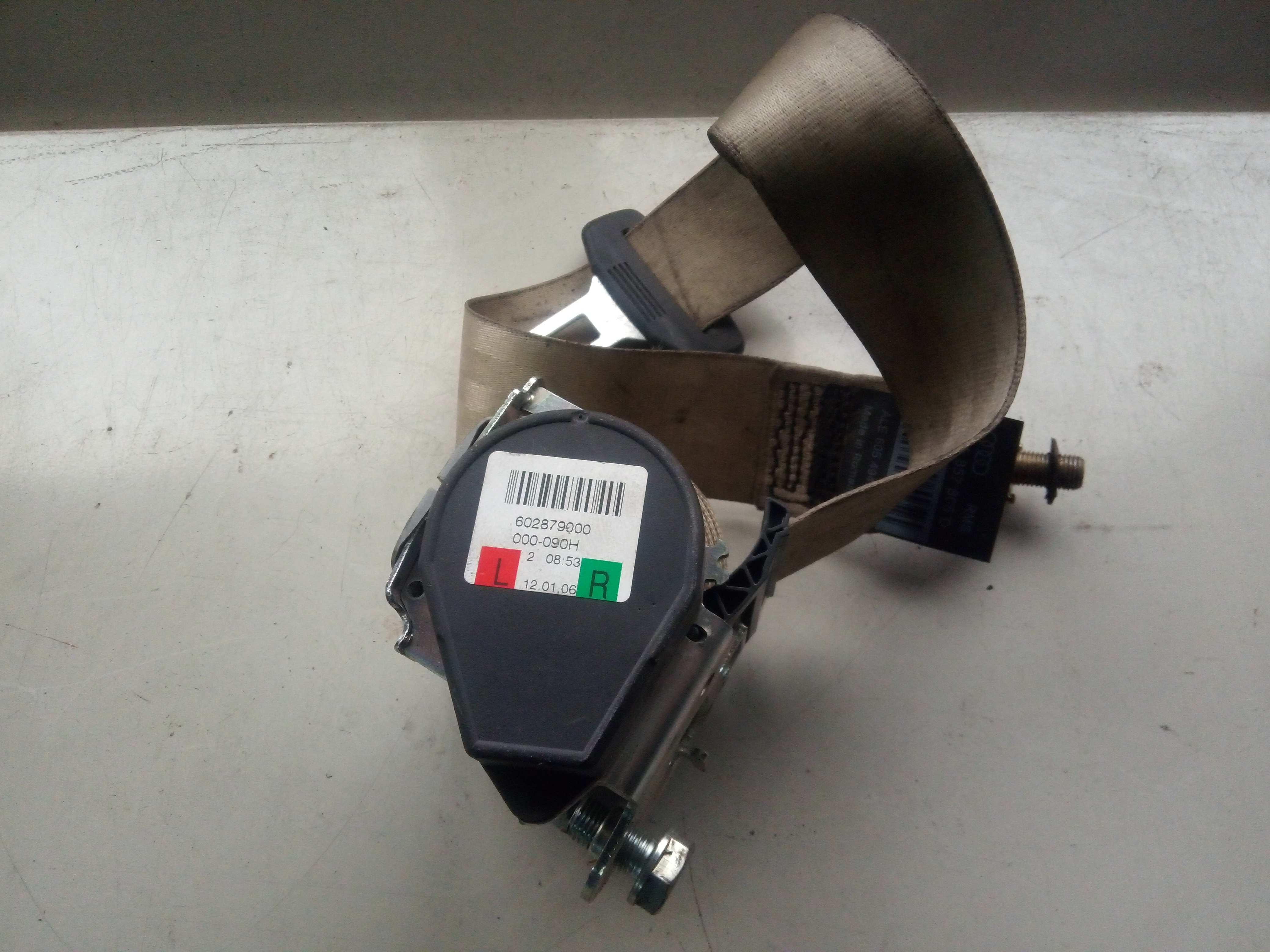 Left rear seatbelt AUDI A4 Avant (8ED, B7) Imagem-1