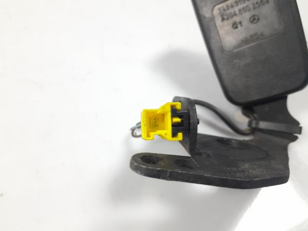 Hebilla de cinturón trasero izquierdo MERCEDES-BENZ Classe C (W204) Imagem-1