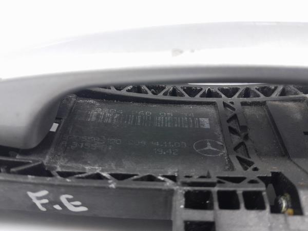 Puxador porta frente esquerda MERCEDES-BENZ Classe C (W204) Imagem-1
