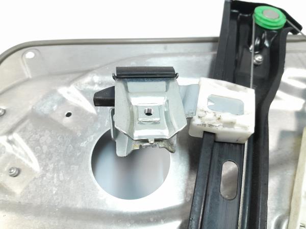 Alzavetro anteriore sinistro MERCEDES-BENZ Classe C (W204) Imagem-5