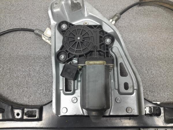 Elevador vidros frente direito MERCEDES-BENZ Classe C (W203) Imagem-2