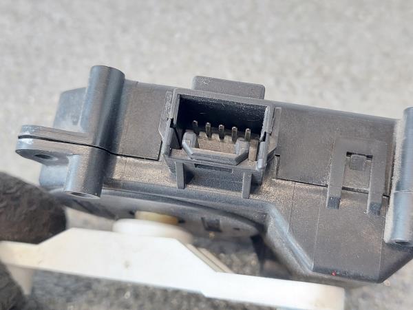 Motor del compuerta de la calefacción TOYOTA Prius Hatchback (_W2_) Imagem-2