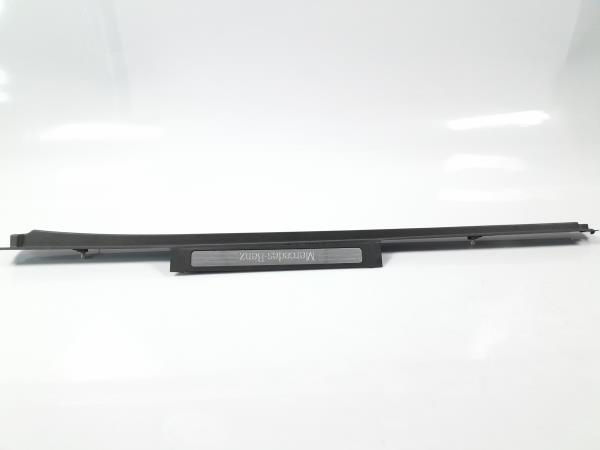 Rodapé / soleira porta frente direita MERCEDES-BENZ Classe R (W251, V251)