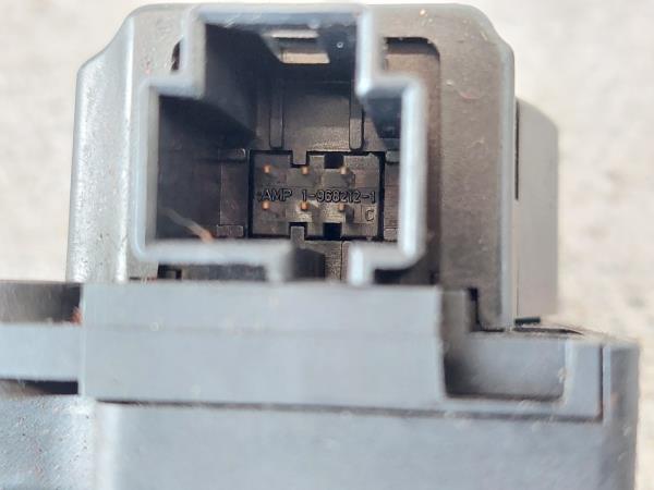 Motor da comporta da sofagem FORD Mondeo III (B5Y) Imagem-2 Motor da comporta da sofagem FORD Mondeo III (B5Y) Imagem-2