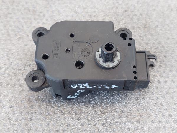 Motor da comporta da sofagem MERCEDES-BENZ Classe C (W203) Imagem-1 Motor da comporta da sofagem MERCEDES-BENZ Classe C (W203) Imagem-1