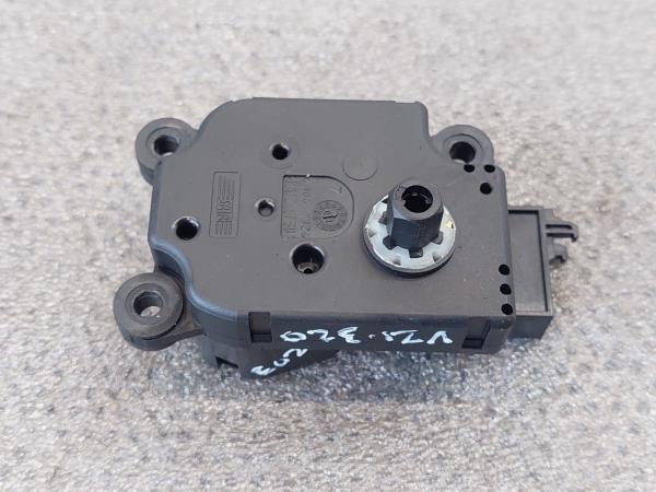 Motor da comporta da sofagem MERCEDES-BENZ Classe C (W203) Imagem-1 Motor da comporta da sofagem MERCEDES-BENZ Classe C (W203) Imagem-1