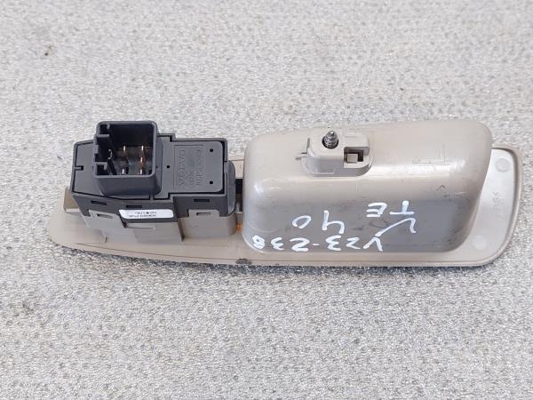 Comando / botão / interruptor vidros trás esquerdo VOLVO V40 Combi (VW) Imagem-1 Comando / botão / interruptor vidros trás esquerdo VOLVO V40 Combi (VW) Imagem-1
