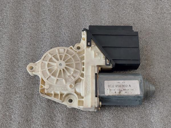 Motor vidro trás esquerdo SEAT Ibiza III (6L1) Imagem-1 Motor vidro trás esquerdo SEAT Ibiza III (6L1) Imagem-1