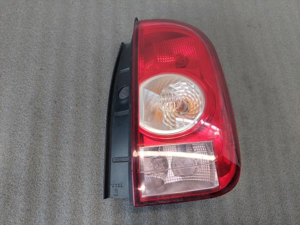 Feu arrière Droite DACIA Duster (HS_)