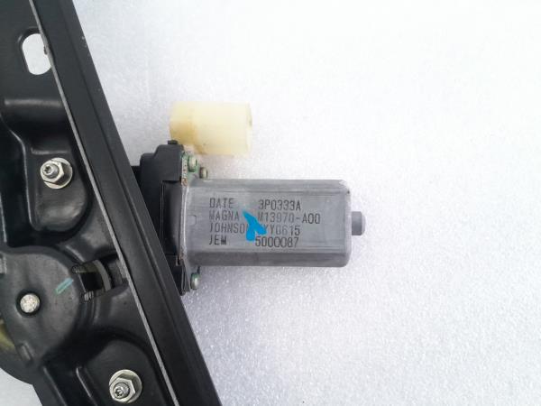 Alzavetro posteriore destro BMW 1 (F20) Imagem-1