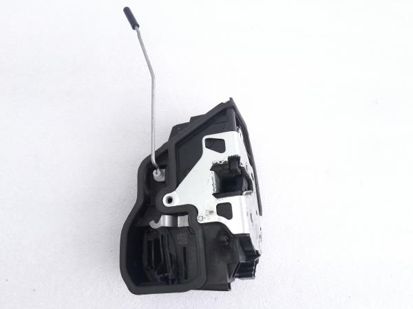 Fechadura / fecho porta trás direito BMW 1 (F20) Imagem-1