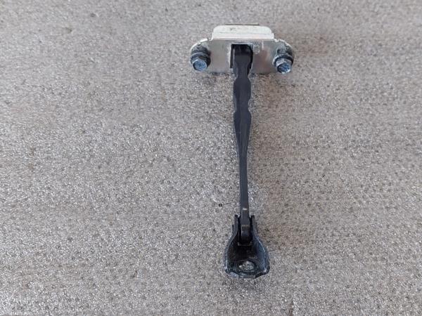 Limiteur de porte Avant Gauche NISSAN Leaf EV (ZE0) Imagem-1