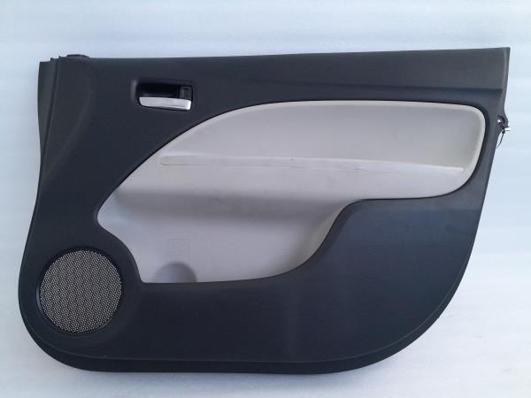 Revestimiento interior de puerta delantero derecho MITSUBISHI Space Star Hatchback (A0_A)