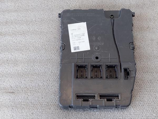 Boîte de fusibles / SAM / BSI RENAULT Megane II Break (KM0/1_)