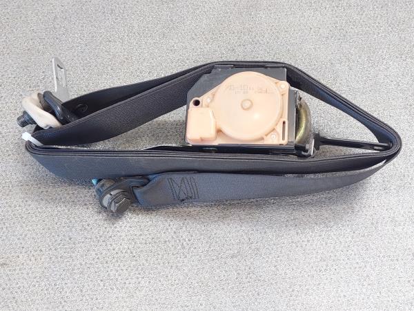 Cinturón delantero izquierdo NISSAN Almera II Sedan (N16)