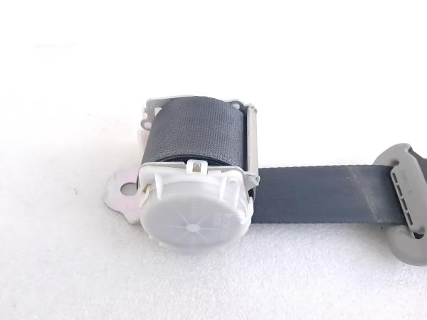 Right rear seatbelt TOYOTA Yaris (_P9_) Imagem-2
