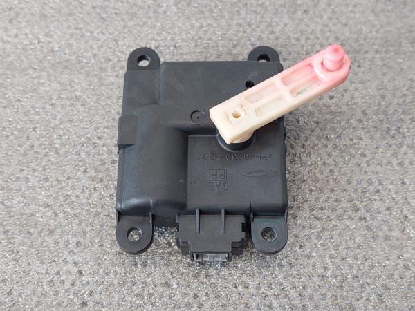 Motor del compuerta de la calefacción HONDA Civic VIII Hatchback (FN_, FK_) Imagem-1