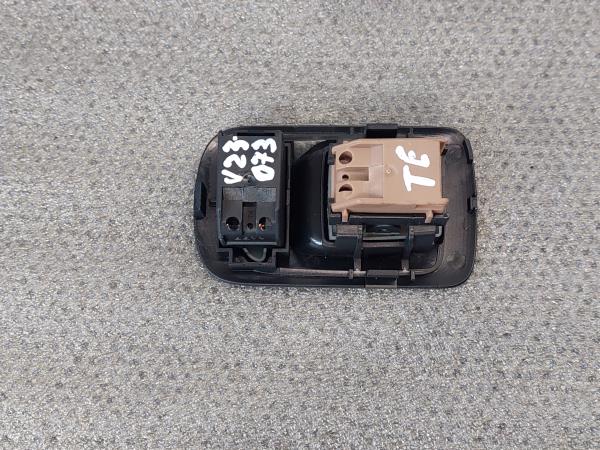 Comando / botão / interruptor vidros trás esquerdo PORSCHE Cayenne (9PA) Imagem-3 Comando / botão / interruptor vidros trás esquerdo PORSCHE Cayenne (9PA) Imagem-3
