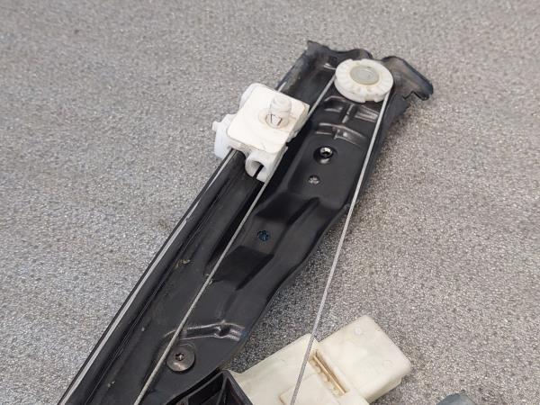 Elevador vidros frente direito PEUGEOT 308 SW II Imagem-7