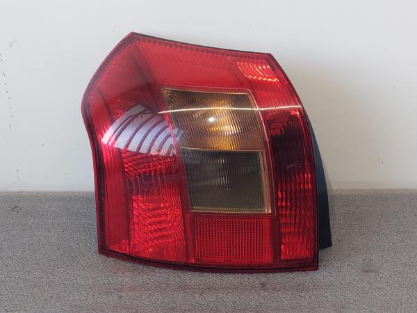Farolim esquerdo TOYOTA Corolla Hatchback (_E12_)