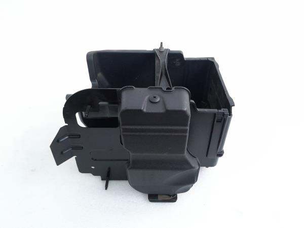 Base / caixa da bateria FORD Fiesta VI (CB1, CCN)