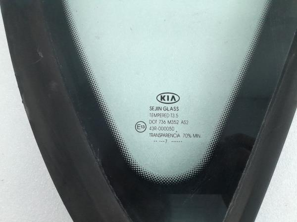 Vidro triangular da porta trás direito KIA Ceed (ED) Imagem-1