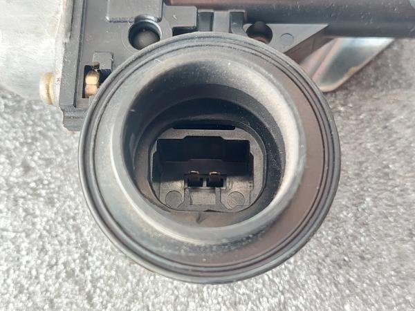 Elevador vidros frente direito TOYOTA Yaris (_P1_) Imagem-6