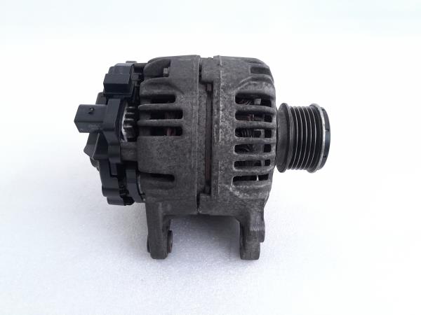 Alternador VOLKSWAGEN Passat (3B2) Imagem-1