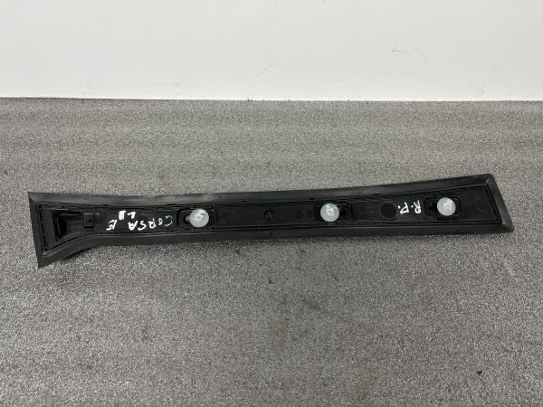 Friso / Frisos OPEL Corsa E Imagem-1 Friso / Frisos OPEL Corsa E Imagem-1