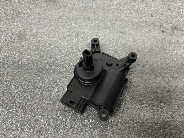 Motor del compuerta de la calefacción VOLKSWAGEN Golf VIII (CD1) Imagem-2