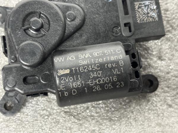 Motor del compuerta de la calefacción VOLKSWAGEN Golf VIII (CD1) Imagem-2