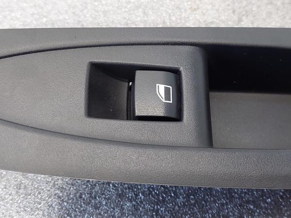 Commande / interrupteur lève-vitre Avant Droite BMW 2 Gran Tourer (F46) Imagem-4