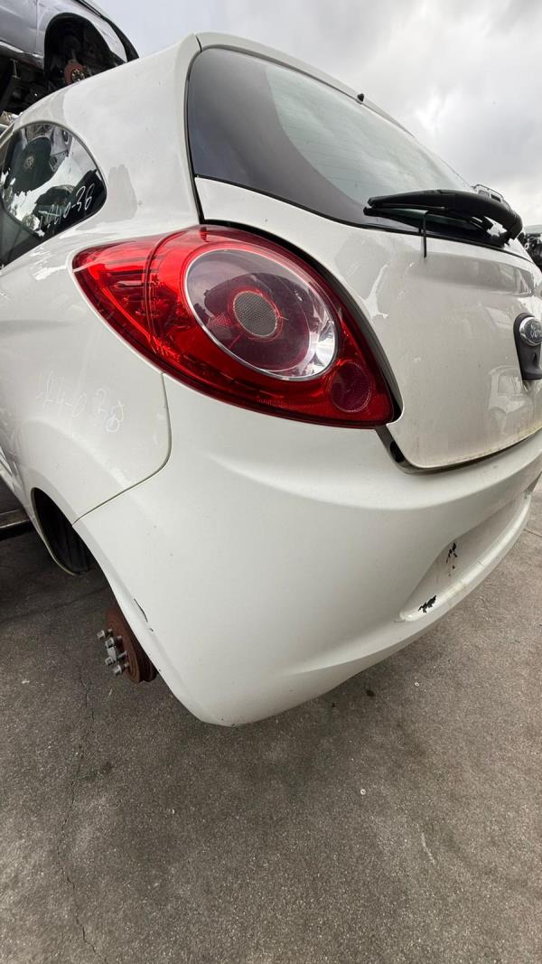 Pára-choques trás FORD Ka (RU8) Imagem-1