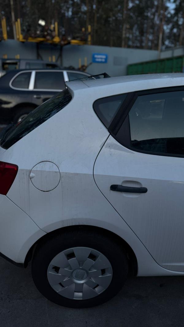 Painel trás direito SEAT Ibiza IV (6J5, 6P1)