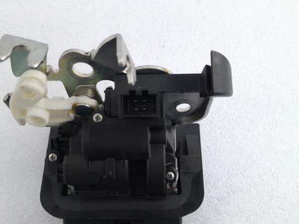 Fechadura / fecho da mala AUDI A3 Sportback (8PA) Imagem-1