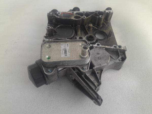 Cubierta / carcasa del filtro de aceite MERCEDES-BENZ CLK (C209)
