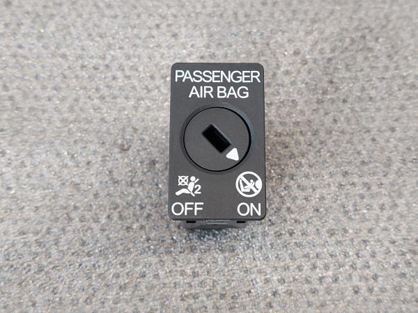 Interruptor / Botao VOLKSWAGEN Golf VIII (CD1)