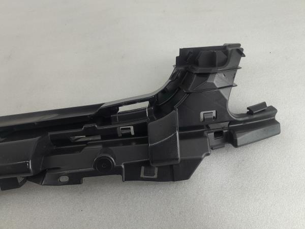 Plástico genérico FORD Focus II (DA_) Imagem-1