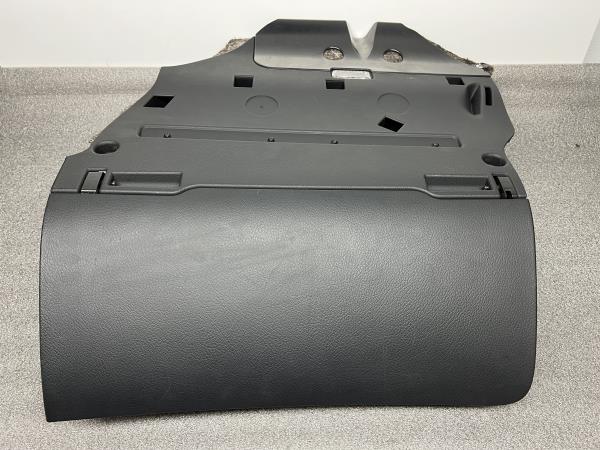 Boîte à gants AUDI A6 Avant (4F5, C6)