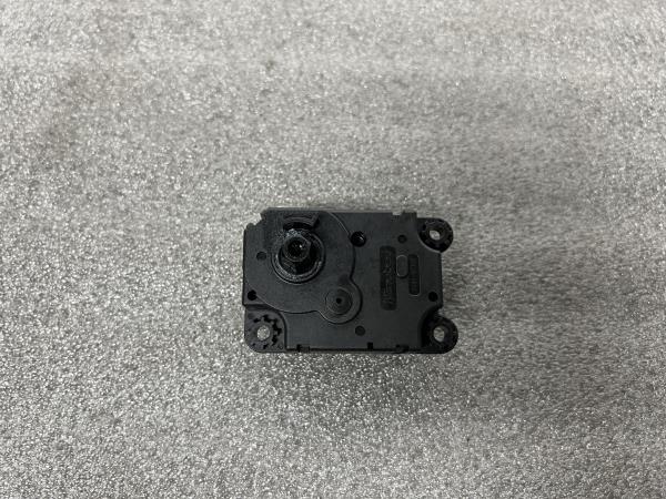 Motor del compuerta de la calefacción PEUGEOT 308 SW II Imagem-1