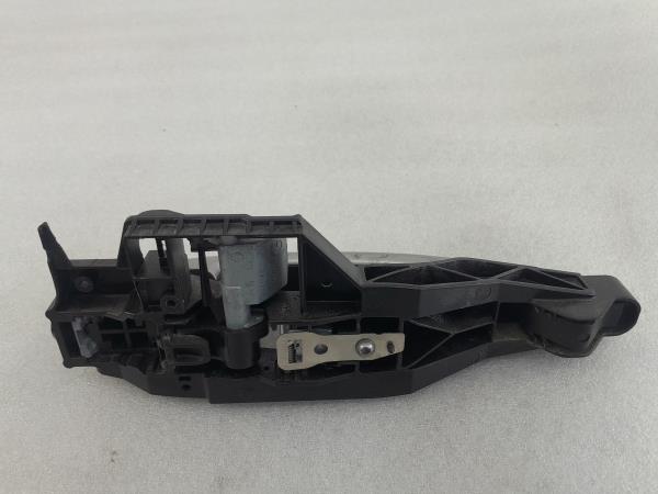Puxador porta trás esquerdo PEUGEOT 2008 I (CU_)