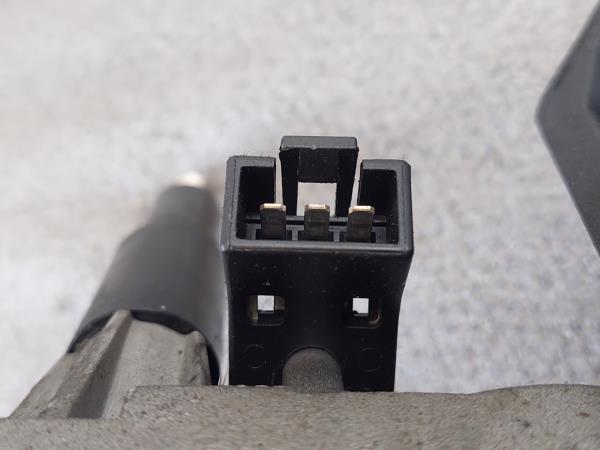 Essuie-glace moteur arrière OPEL Astra J Sports Tourer Imagem-5