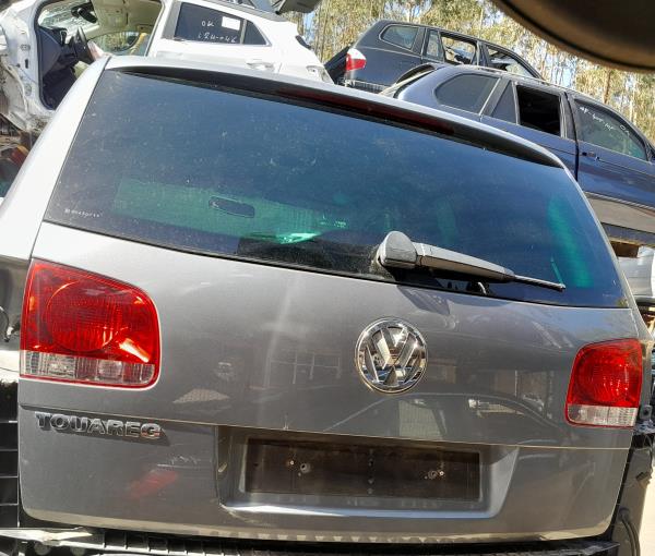 Porta / tampa da mala VOLKSWAGEN Touareg (7L) Imagem-0 Porta / tampa da mala VOLKSWAGEN Touareg (7L) Imagem-0