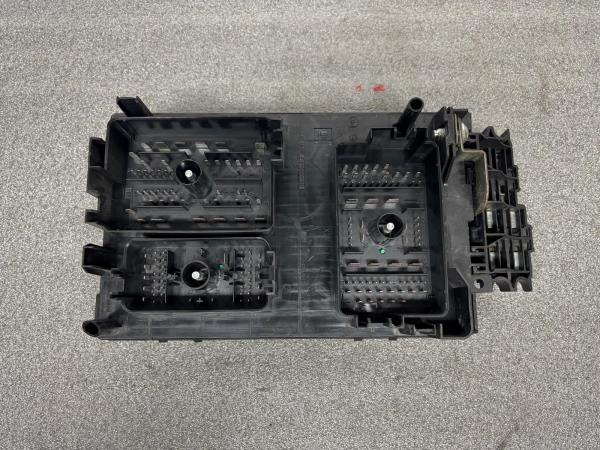 Boîte de fusibles / SAM / BSI OPEL Astra J Sports Tourer Imagem-1