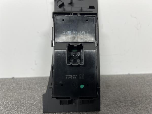 Commande / interrupteur lève-vitre Avant gauche OPEL Astra J Sports Tourer Imagem-2