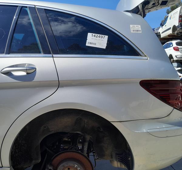 Painel trás direito MERCEDES-BENZ Classe R (W251, V251)