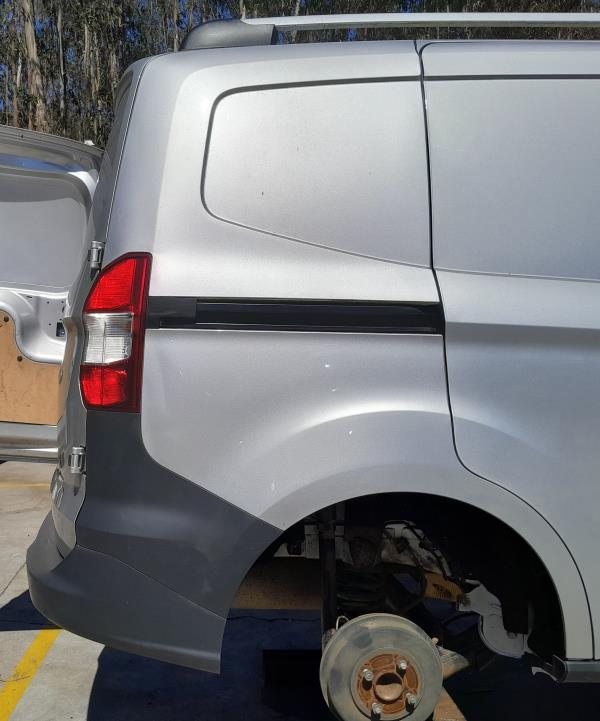 Painel trás direito FORD Transit Courier I