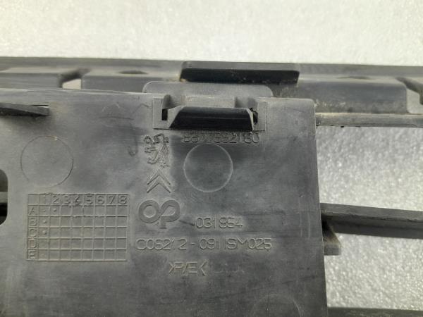 Grelha frente PEUGEOT Partner II Imagem-2